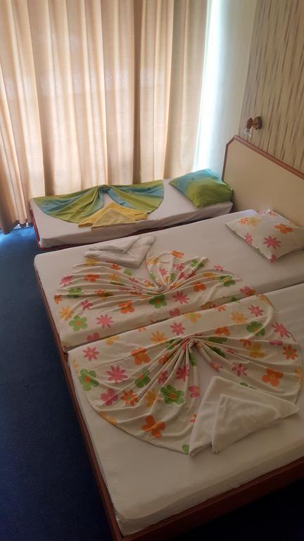 Balaton Hotel Sunny Beach Room photo